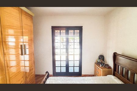 Casa à venda com 180m², 4 quartos e 2 vagas Casa à venda com 180m², 4 quartos e 2 vagasQuarto 1