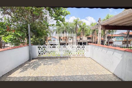 Casa à venda com 180m², 4 quartos e 2 vagas Casa à venda com 180m², 4 quartos e 2 vagasQuarto 1 - Varanda