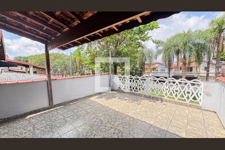 Casa à venda com 180m², 4 quartos e 2 vagas Casa à venda com 180m², 4 quartos e 2 vagasQuarto 1 - Varanda