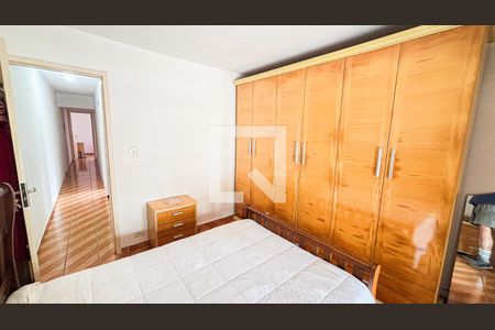 Casa à venda com 180m², 4 quartos e 2 vagas Casa à venda com 180m², 4 quartos e 2 vagasQuarto 1