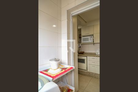 Apartamento à venda com 70m², 2 quartos e 1 vagaÁrea de Serviço