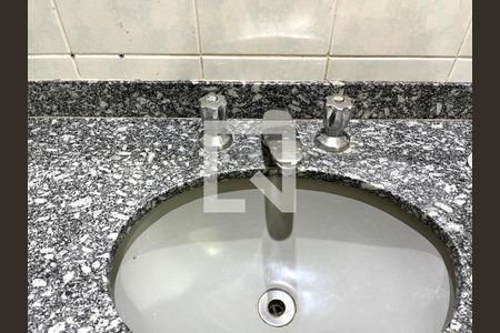 Apartamento para alugar com 70m², 3 quartos e 2 vagasBanheiro 