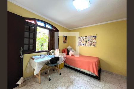 Casa à venda com 220m², 4 quartos e 2 vagasQuarto de Serviço