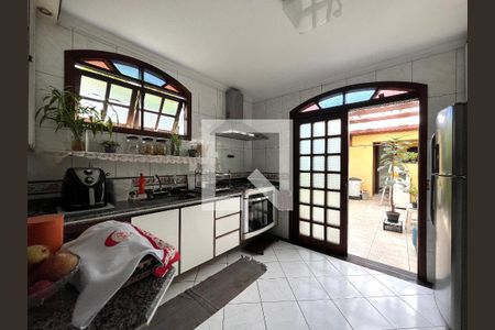 Casa à venda com 220m², 4 quartos e 2 vagasCozinha 1