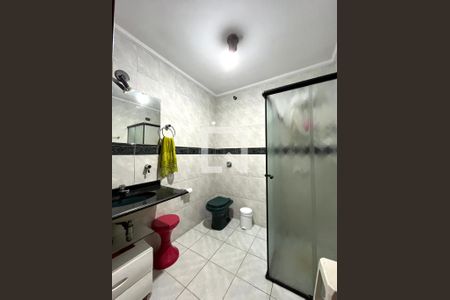 Casa à venda com 220m², 4 quartos e 2 vagasBanheiro 