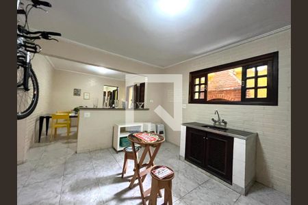 Casa à venda com 220m², 4 quartos e 2 vagasCozinha 2