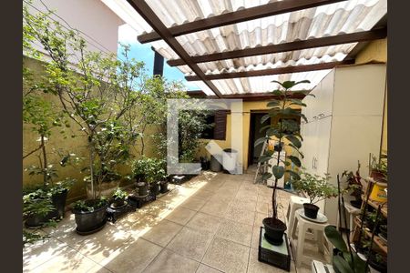 Casa à venda com 220m², 4 quartos e 2 vagasQuintal
