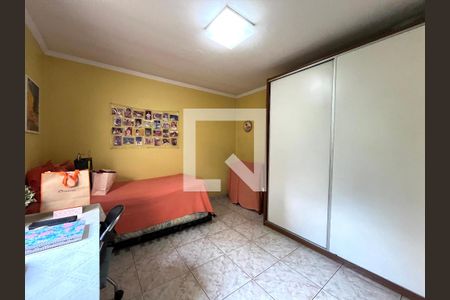 Casa à venda com 220m², 4 quartos e 2 vagasQuarto de Serviço