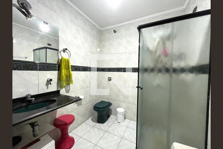 Casa à venda com 220m², 4 quartos e 2 vagasBanheiro 