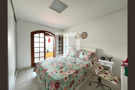 Casa à venda com 220m², 4 quartos e 2 vagasSuite 2