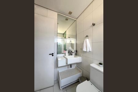 Casa à venda com 220m², 4 quartos e 2 vagasBanheiro da Suíte 2