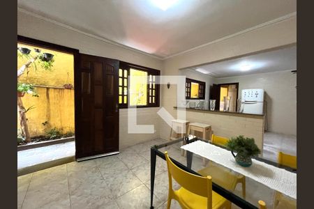 Casa à venda com 220m², 4 quartos e 2 vagasCopa 2