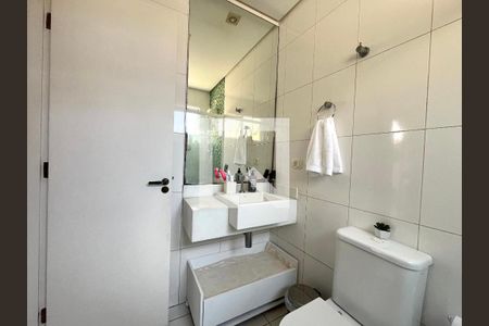 Casa à venda com 220m², 4 quartos e 2 vagasBanheiro da Suíte 2