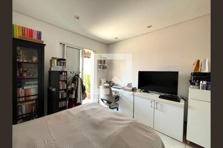 Casa à venda com 220m², 4 quartos e 2 vagasSuite 1