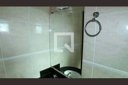 Casa de condomínio à venda com 68m², 2 quartos e 2 vagasBanheiro