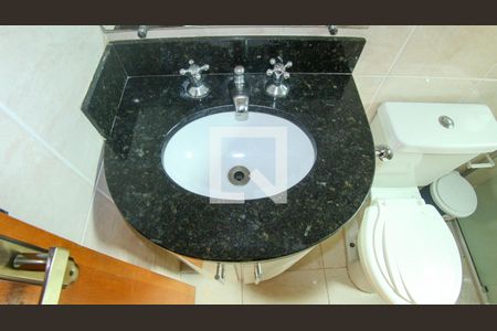 Casa de condomínio à venda com 68m², 2 quartos e 2 vagasBanheiro