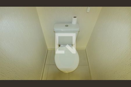 Casa de condomínio à venda com 68m², 2 quartos e 2 vagasLavabo