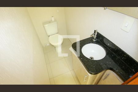 Casa de condomínio à venda com 68m², 2 quartos e 2 vagasLavabo