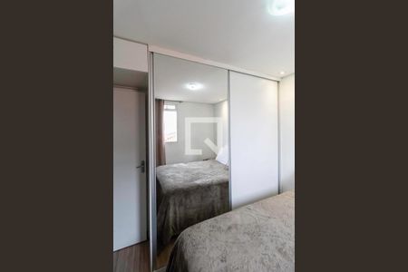 Quarto 1 de apartamento para alugar com 2 quartos, 48m² em Maria Helena , Ribeirão das Neves
