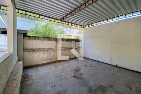 Casa à venda com 220m², 3 quartos e sem vagaVaranda