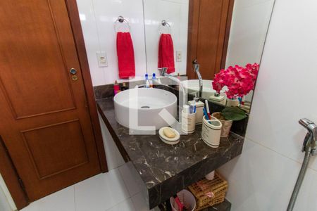 Casa de condomínio à venda com 618m², 4 quartos e 2 vagasBanheiro Social 2