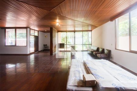 Sala de casa para alugar com 4 quartos, 400m² em Chácara Monte Alegre, São Paulo