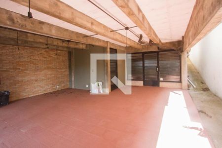 Casa para alugar com 400m², 4 quartos e 3 vagasQuintal