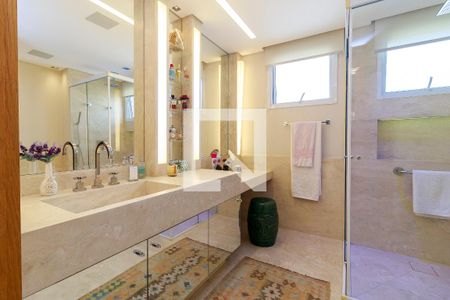 Apartamento à venda com 370m², 3 quartos e 5 vagasSuíte Principal - Banheiro 2