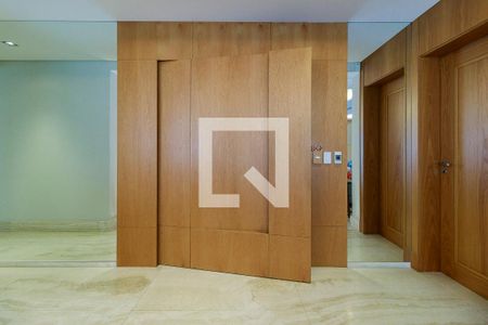 Apartamento à venda com 370m², 3 quartos e 5 vagasEntrada