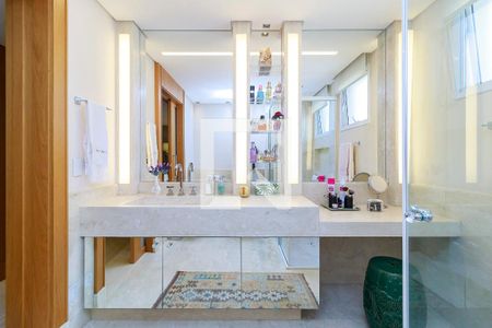 Apartamento à venda com 370m², 3 quartos e 5 vagasSuíte Principal - Banheiro 2