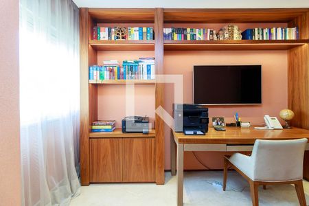 Apartamento à venda com 370m², 3 quartos e 5 vagasEscritório