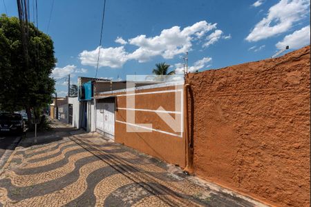 Casa à venda com 160m², 3 quartos e 2 vagas Casa à venda com 160m², 3 quartos e 2 vagasEdícula