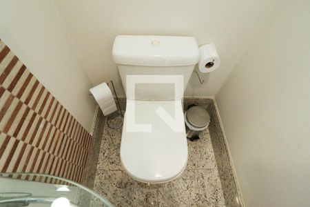 Apartamento à venda com 180m², 3 quartos e 3 vagas Apartamento à venda com 180m², 3 quartos e 3 vagasLavabo