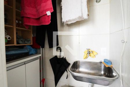 Apartamento à venda com 180m², 3 quartos e 3 vagas Apartamento à venda com 180m², 3 quartos e 3 vagasCozinha e Área de Serviço