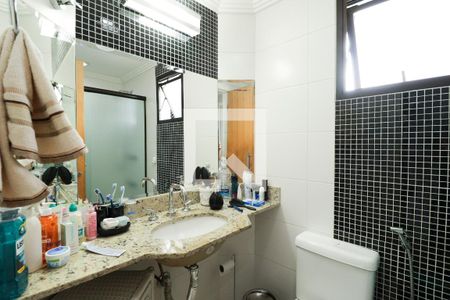 Apartamento à venda com 180m², 3 quartos e 3 vagas Apartamento à venda com 180m², 3 quartos e 3 vagasBanheiro da Suíte