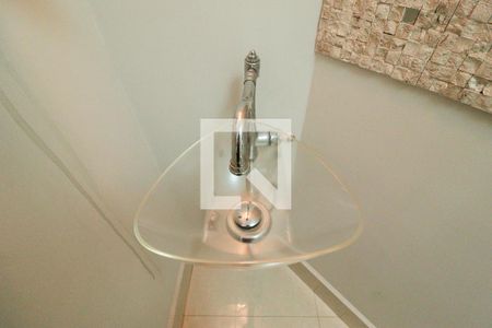 Apartamento à venda com 180m², 3 quartos e 3 vagas Apartamento à venda com 180m², 3 quartos e 3 vagasLavabo 2