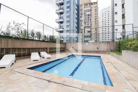 Apartamento à venda com 180m², 3 quartos e 3 vagas Apartamento à venda com 180m², 3 quartos e 3 vagasPiscina