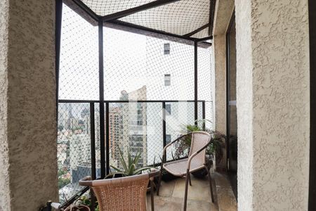 Apartamento à venda com 180m², 3 quartos e 3 vagas Apartamento à venda com 180m², 3 quartos e 3 vagasCobertura