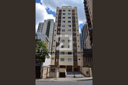 Fachada do condomínio de kitnet/studio para alugar com 1 quarto, 20m² em Cristo Rei, Curitiba