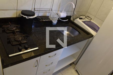 Cozinha de kitnet/studio para alugar com 1 quarto, 20m² em Cristo Rei, Curitiba