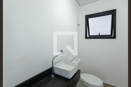 Lavabo de casa de condomínio para alugar com 4 quartos, 350m² em Jardim Prudência, São Paulo