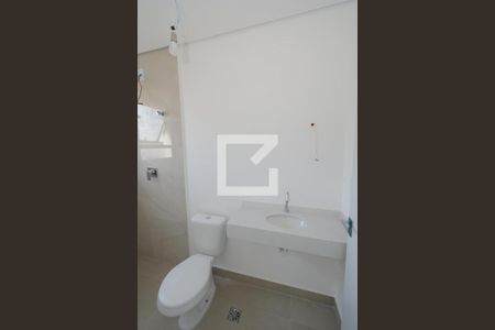 Casa de condomínio para alugar com 350m², 4 quartos e 4 vagasBanheiro da Suíte 2