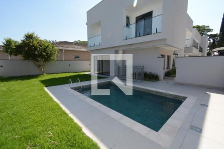 Casa de condomínio para alugar com 350m², 4 quartos e 4 vagasPiscina