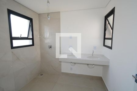 Casa de condomínio para alugar com 350m², 4 quartos e 4 vagasBanheiro da Suíte 1