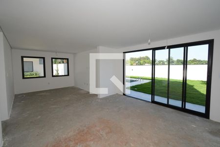 Casa de condomínio para alugar com 350m², 4 quartos e 4 vagasSala