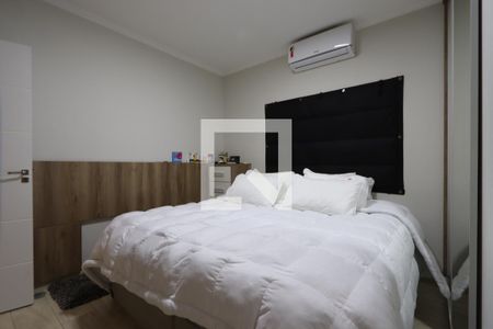 Suíte de casa à venda com 3 quartos, 300m² em Jardim Vila Mariana, São Paulo