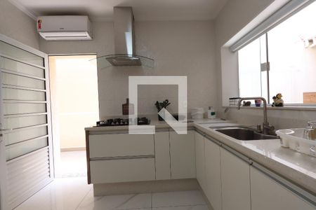 Casa à venda com 300m², 3 quartos e 2 vagasCozinha