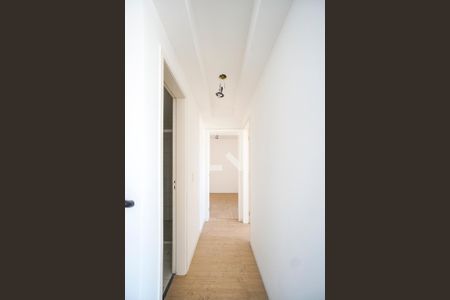 Apartamento à venda com 121m², 2 quartos e 1 vaga Apartamento à venda com 121m², 2 quartos e 1 vagaCorredor dos quartos