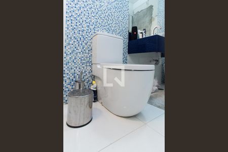 Casa à venda com 240m², 3 quartos e 3 vagasBanheiro da Suíte 2