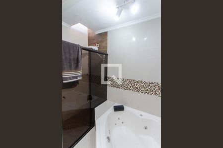 Casa à venda com 240m², 3 quartos e 3 vagasBanheiro da Suíte 1